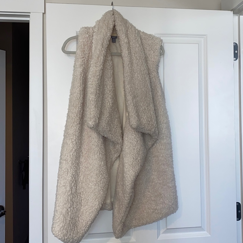 Aerie Sherpa vest, XS/Small, tan/brown